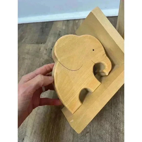 Montet Bois Switzerland Wooden Carved Elephant Bookends Brown Set of 2 - Picture 3 of 10